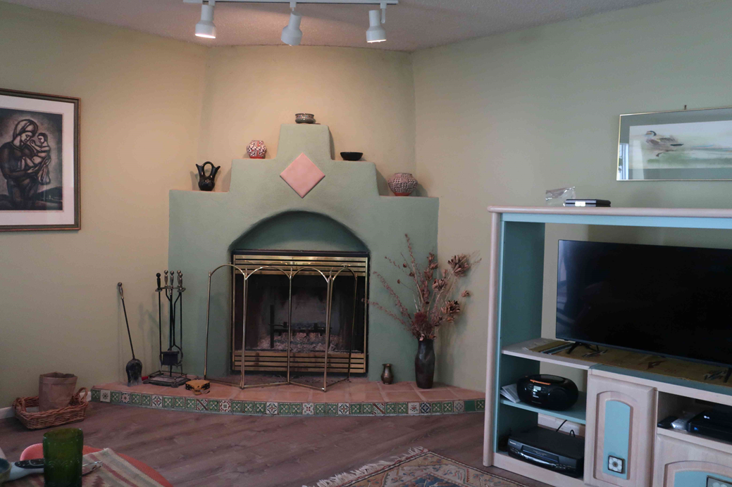 1215 Apache Drive 2